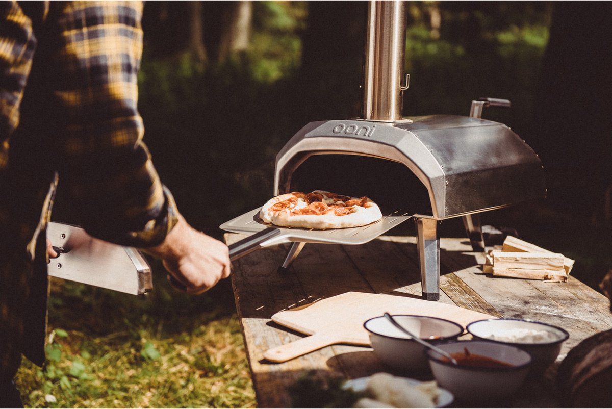 Ooni Karu 12 - Multi-fuel pizza oven for wood and charcoal