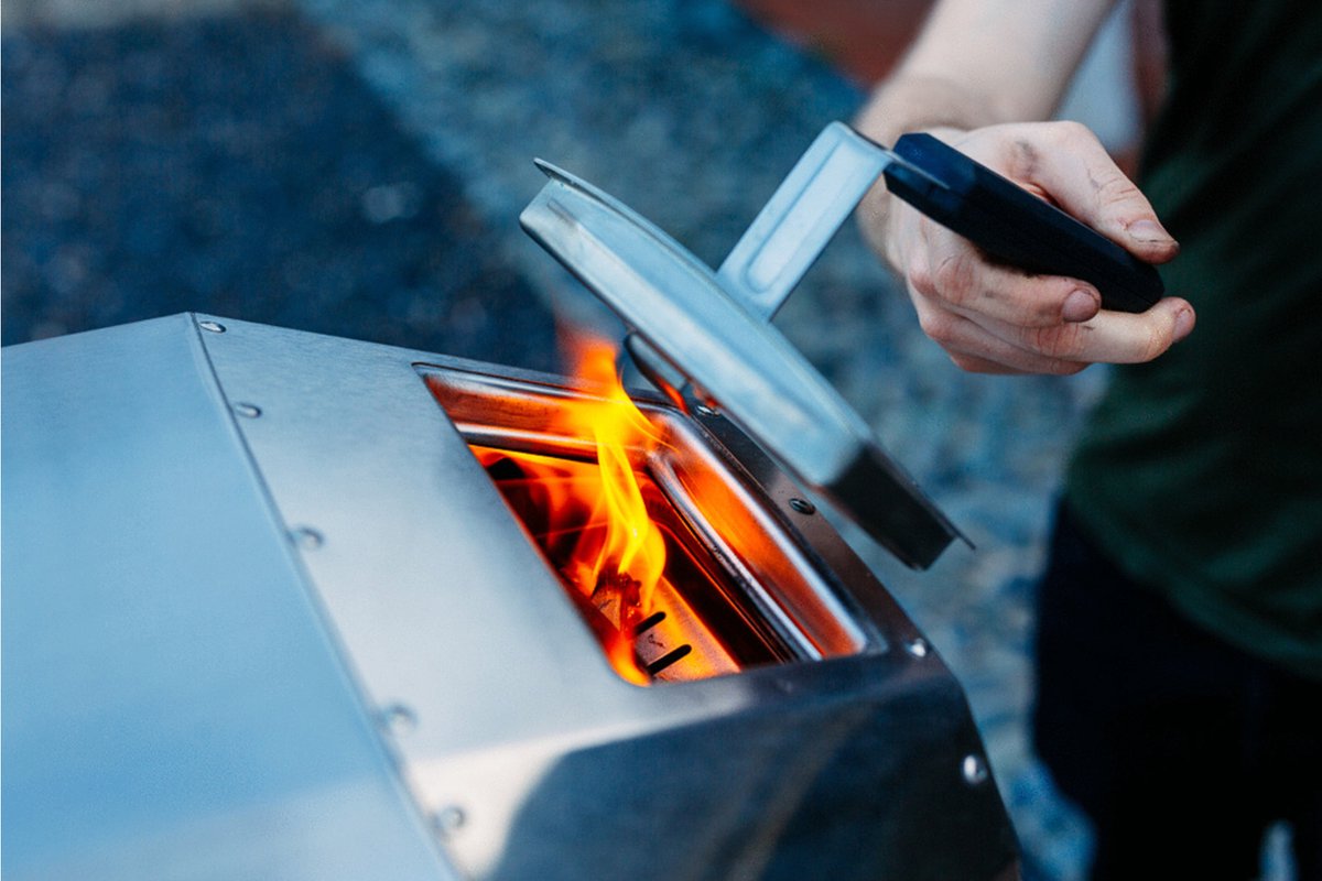 Ooni Karu 12 - Multi-fuel pizza oven for wood and charcoal