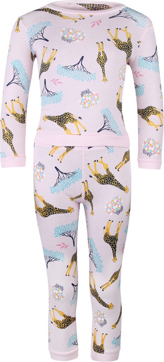 Leuke meisjes Pyjama, met geweldige Giraffen, in een mooie kleur roze in de maat 104 van het bekende merk Pebble Stone.