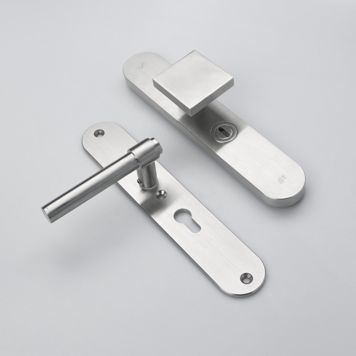 MASSIEF RVS Tzunali Deurbeslag. Model MINHO SKG*** BREED T=15/5 VKTB (kerntrek) PC55 BUITEN KNOP ALMADA VK; BINNEN KRUK PARIJS