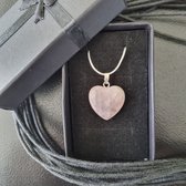 Edelsteen met zilveren ketting Rozekwarts hart hanger