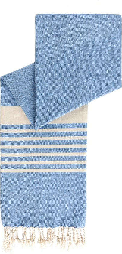Denim blauwe hamamdoek met ecru strepen en franjes aan de onderkant.