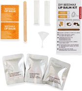 Kikkerland DIY Bijenwas Lip Balsem kit - Maak je eigen lippenbalsem - 100% natuurlijk - Voor twee balsem sticks