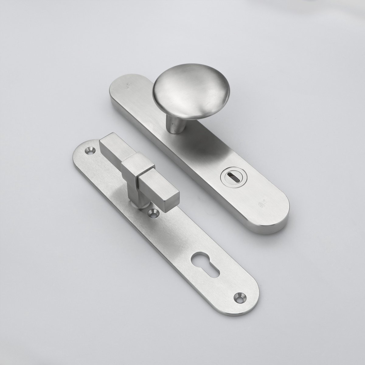 MASSIEF RVS Tzunali Deurbeslag. Model MINHO SKG*** BREED T=15/5 VKTB (kerntrek) PC92 BUITEN KNOP GUARDA; BINNEN KRUK BRUSSEL