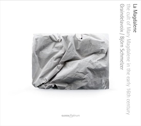 Albumhoes met een gekreukt grijs vel papier op een witte achtergrond. Titel 'La Magdalene' verticaal.