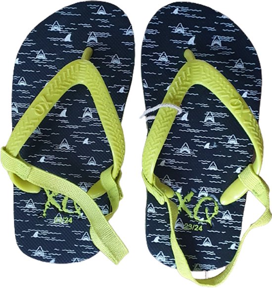 XQ Footwear - tongs - requin - cool - été - chaussons - pointure 23/24