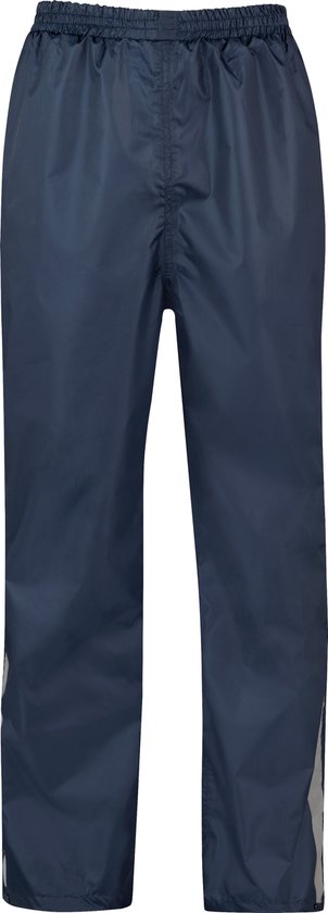 Donkerblauwe regenbroek met elastische tailleband en reflecterende streep aan de zijkant.