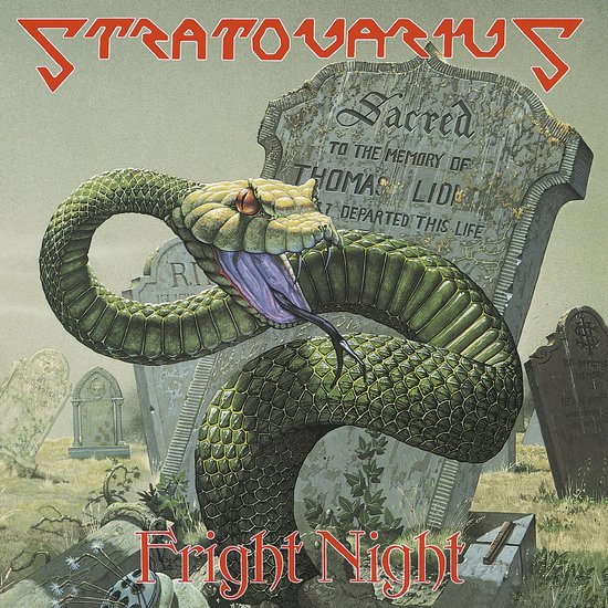 Groene slang met rode ogen kronkelt om grafsteen met "STRATOVARIUS Fright Night" tekst.