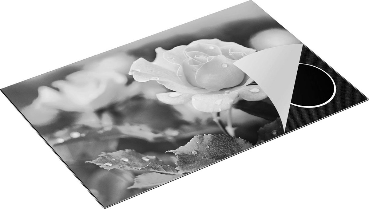 Chefcare Inductie Beschermer Roze Roos met Waterdruppels - Zwart Wit - 80x52 cm - Afdekplaat Inductie - Kookplaat Beschermer - Inductie Mat