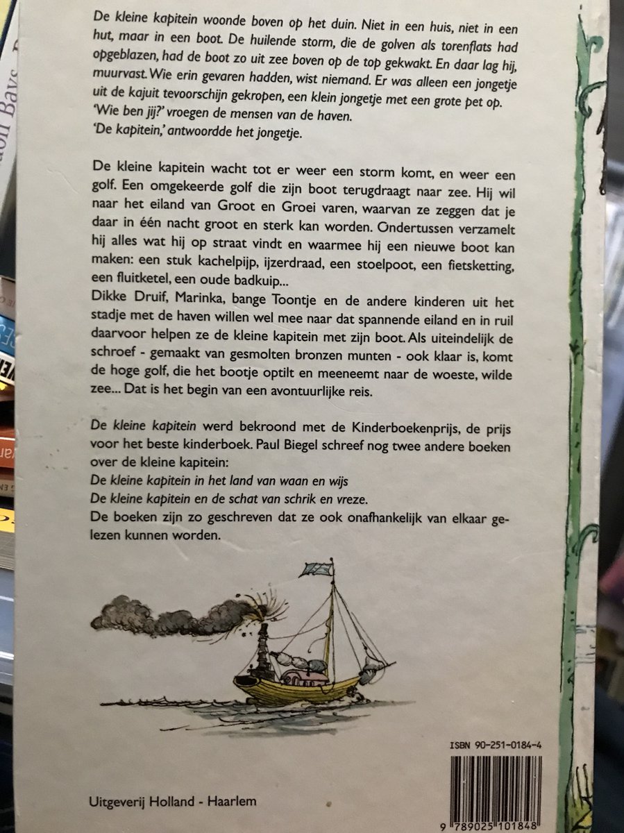 Boekomslag met de tekst 'De kleine kapitein'. Een schip op het water en een jongen.