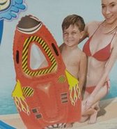 Cavalier gonflable de l'espace de surf de fusée