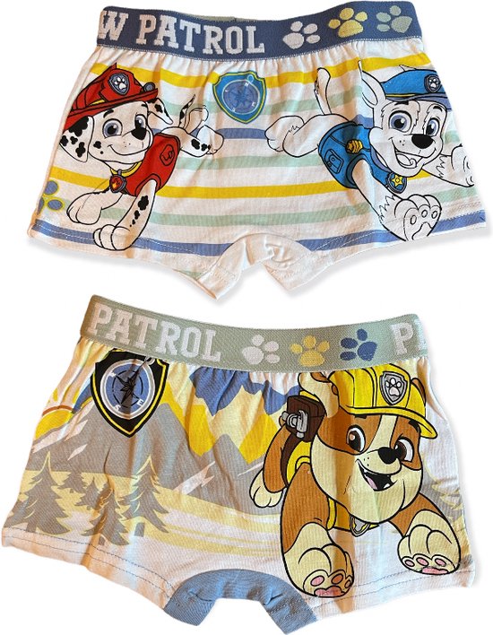 Twee jongens boxershorts met Paw Patrol. Eén met Marshall en Chase op strepen, de ander met Rubble in een boslandschap.