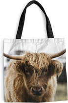 MuchoWow® Schoudertas - Strandtas - Big Shopper - Boodschappentas - Schotse Hooglander - Koe - Gras - Dieren - Natuur - 40x40 cm - Katoenen tas