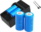 Dual CR123 / RCR123 16340 Li-ion batterij oplader + 4 stuks Li-ion CR123A 3.7V 1200mAh oplaadbare batterijen