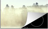 KitchenYeah® Inductie beschermer 80x52 cm - Ochtendmist bedekt het bos van Drammen in Noorwegen - Kookplaataccessoires - Afdekplaat voor kookplaat - Inductiebeschermer - Inductiemat - Inductieplaat mat