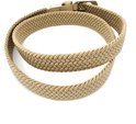 Ceinture tressée beige en forme de boucle avec des détails en cuir.
