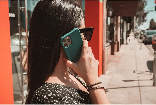 Arara Silicone Case iPhone 12 / 12 Pro Siliconen Case Dark Green with Dark Green Lanyard / Back Cover / Case / iPhone