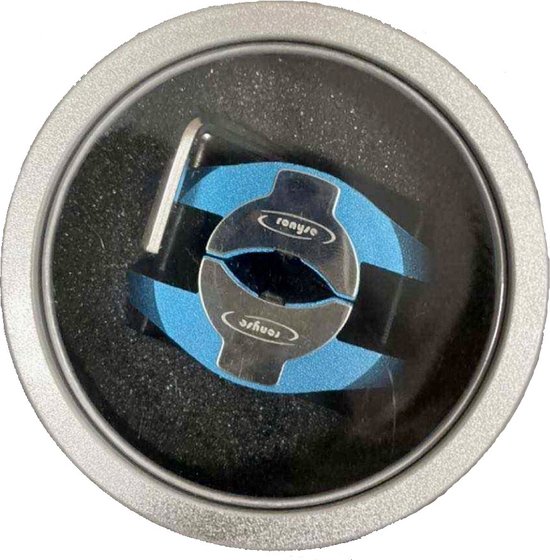 Blauwe en zilverkleurige magnetische waterontharder met inbussleutel, in een ronde verpakking.