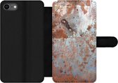 Bookcase Geschikt voor iPhone 8 telefoonhoesje - Metalen - Roest print - Zilver - Met vakjes - Wallet case met magneetsluiting