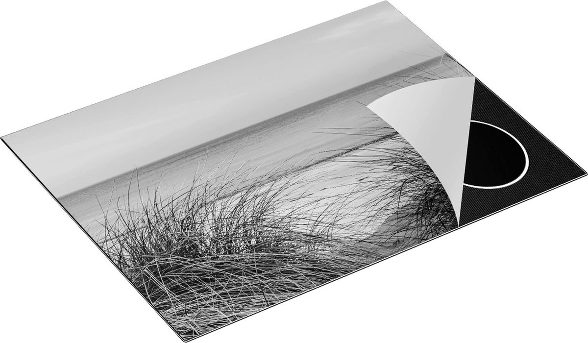 Chefcare Inductie Beschermer Strand en Zee vanuit de Duinen - Zwart Wit - 70x55 cm - Afdekplaat Inductie - Kookplaat Beschermer - Inductie Mat