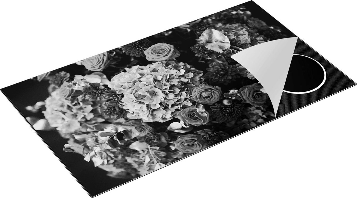 Chefcare Inductie Beschermer Boeket Rode Bloemen - Zwart Wit - 90x52 cm - Afdekplaat Inductie - Kookplaat Beschermer - Inductie Mat