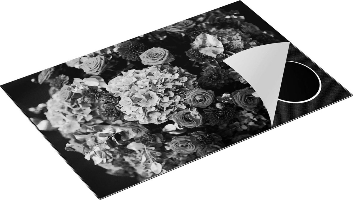 Chefcare Inductie Beschermer Boeket Rode Bloemen - Zwart Wit - 81,2x52 cm - Afdekplaat Inductie - Kookplaat Beschermer - Inductie Mat