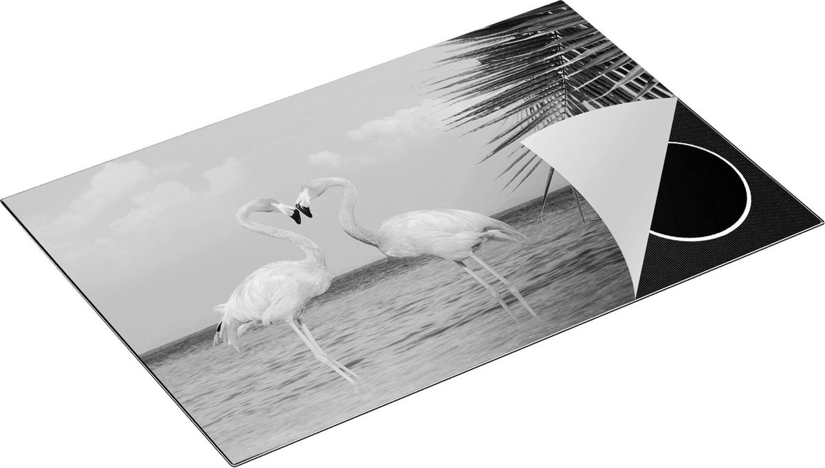 Chefcare Inductie Beschermer Twee Flamingo's in een Hart Vorm in het Water - Zwart Wit - 80x50 cm - Afdekplaat Inductie - Kookplaat Beschermer - Inductie Mat