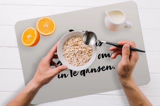 Set de table - Cette cuisine est faite pour danser - Taupe - Citation - 45x30 cm - 6 pièces - Résistant à la chaleur - Antidérapant - Coussinet - Amovible