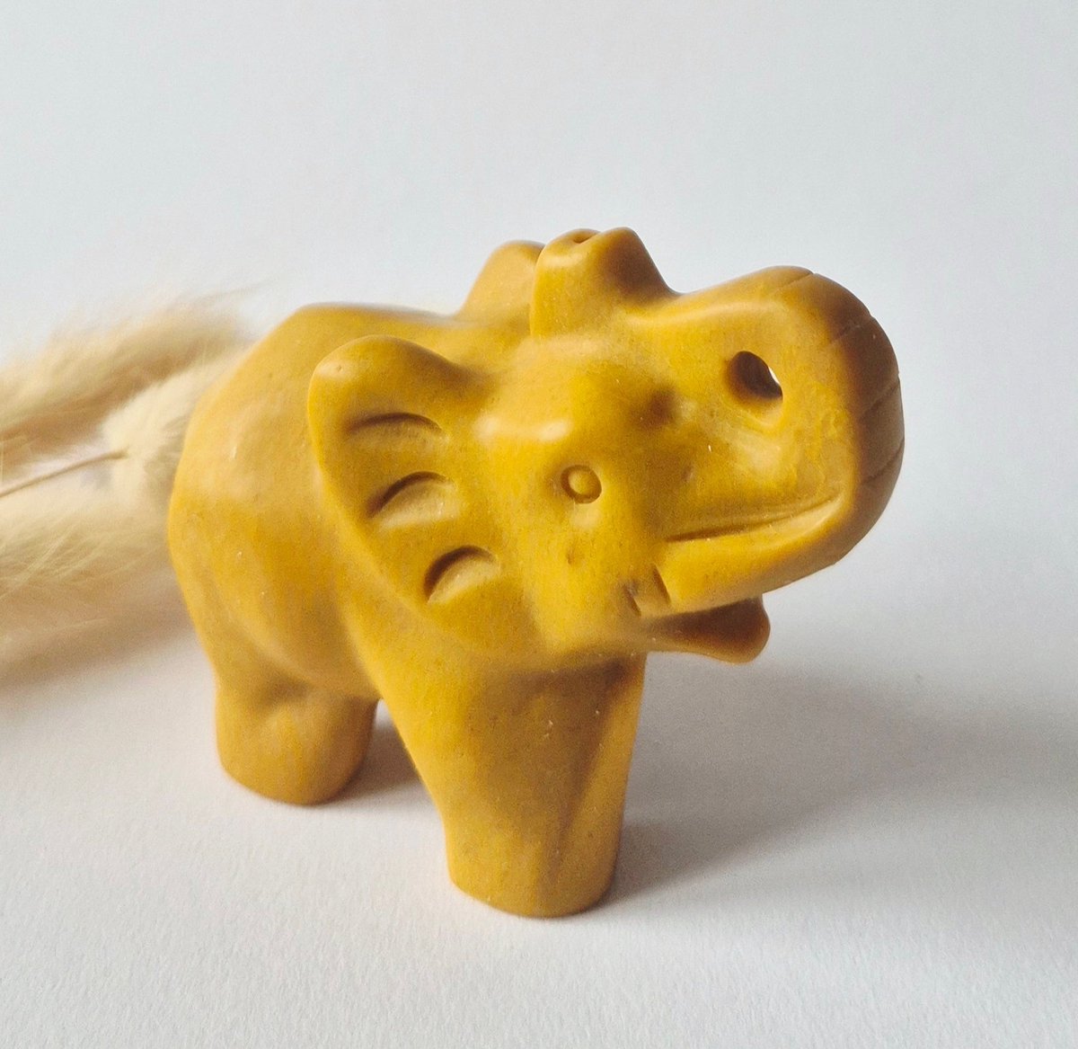 Gele Jade Edelsteen Olifant 7x5cm – Handgesneden Kristallen Beeldje