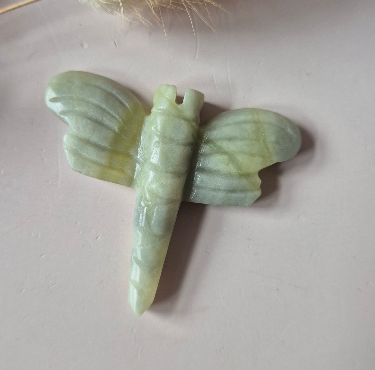 Xichuan Jade Libelle 5 cm – crystal carving in diverse steensoorten Edelsteen