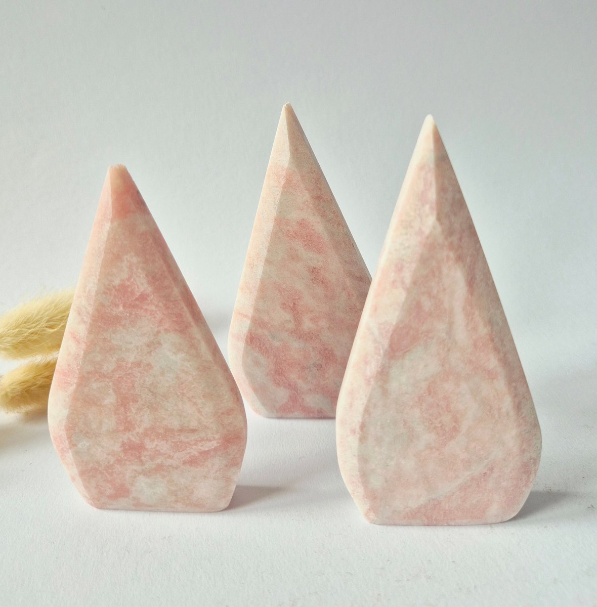 Premium Roze Jade Flame | Natuurlijke Edelsteen Sculptuur
