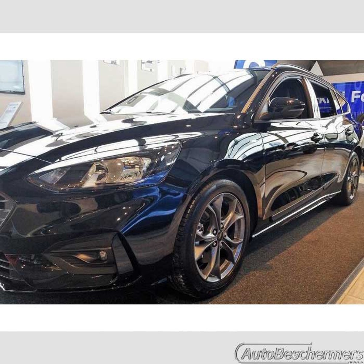 Stootlijsten set zwart voor Ford Focus Stationwagon 09.2018-. De stootstrips zijn zelfklevend. Set a 4 stuks (#0019)