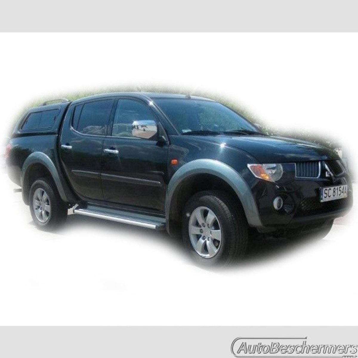 Stootlijsten set zwart voor Mitsubishi L200 2006-2011. De stootstrips zijn zelfklevend. Set a 4 stuks (#0012)