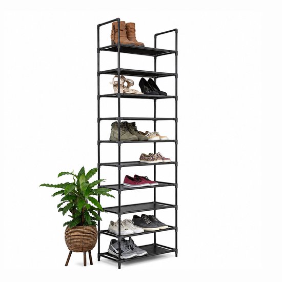 Étagère à chaussures noire à 10 niveaux, remplie de diverses chaussures et d'une plante.