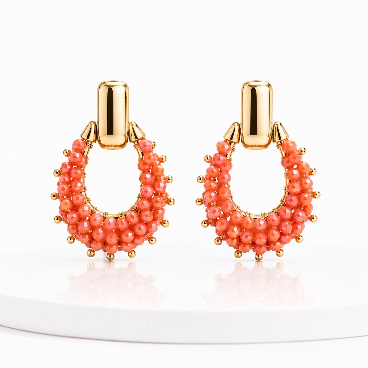 Luxamore® Dames Oorbellen Goudkleurig met Oranje Kralen – Statement Oorbellen Dames – Elegante Hangoorbellen – Lichtgewicht Sieraden voor Feest, Bruiloft en Dagelijks Gebruik