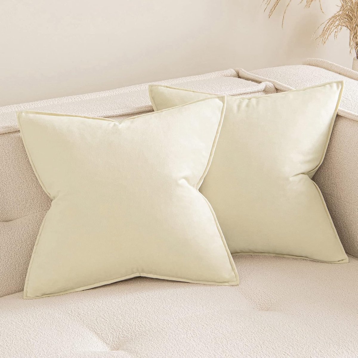SnelShoppen - Set van 2 Luxe Zachte Velvet Kussenhoezen 45x45 cm - Beige Decoratieve Throw Pillow Cases voor Woonkamer en Slaapkamer