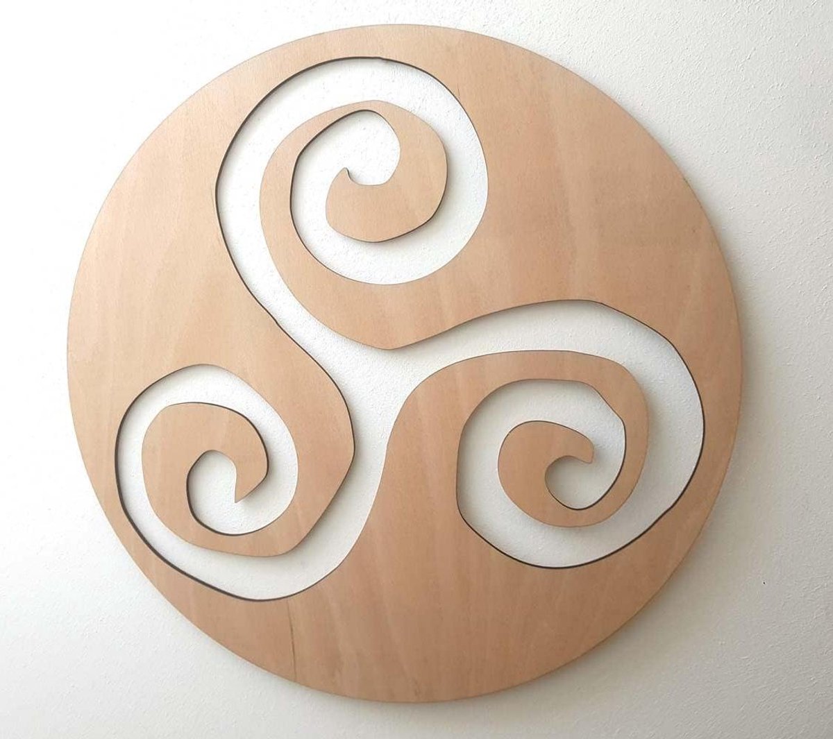 Wanddecoratie Triskele - Houten Muurschildering - Woonkamer Decoratie - Met Ledverlichting - 70 cm - Natuur