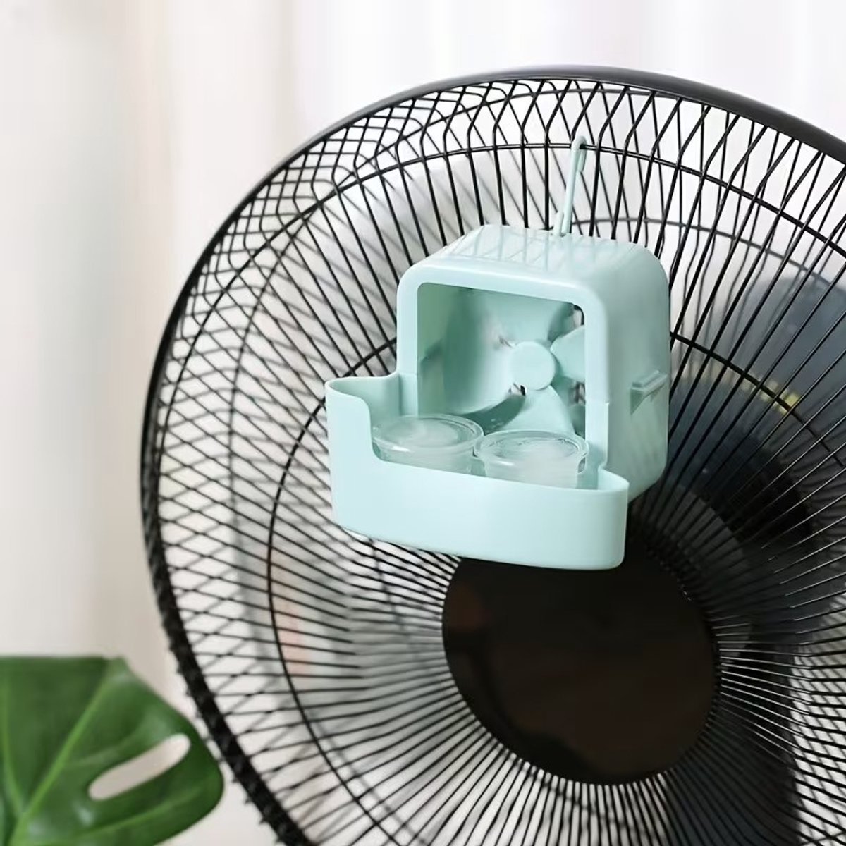 Draagbare Ventilator Koelaccessoire Set voor aan Ventilator - Inclusief 4 Herbruikbare IJsbekers en een Haak - voor Snelle IJskoude Krachtige Koeling - Geen Voeding Nodig