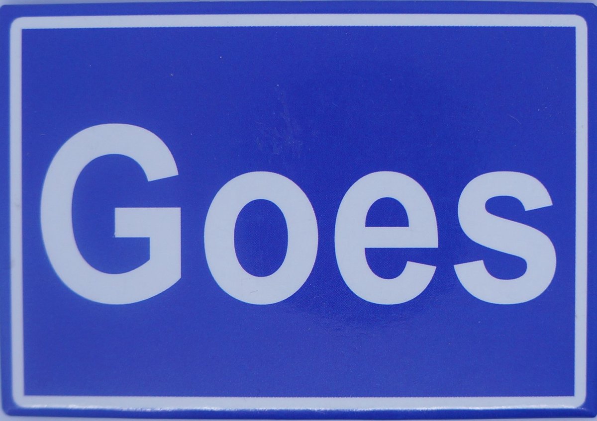 Souv© - koelkast magneet - plaatsnaam bord - kombord - souvenir - koelkastmagneetje - relatiegeschenk Goes