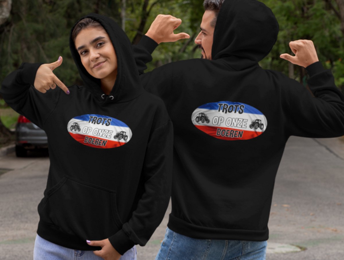 Hoodie uniseks zwart Trost op onze boeren-maat 3XL- voorkant bedrukt-demonstratie boeren- trots op de boeren.