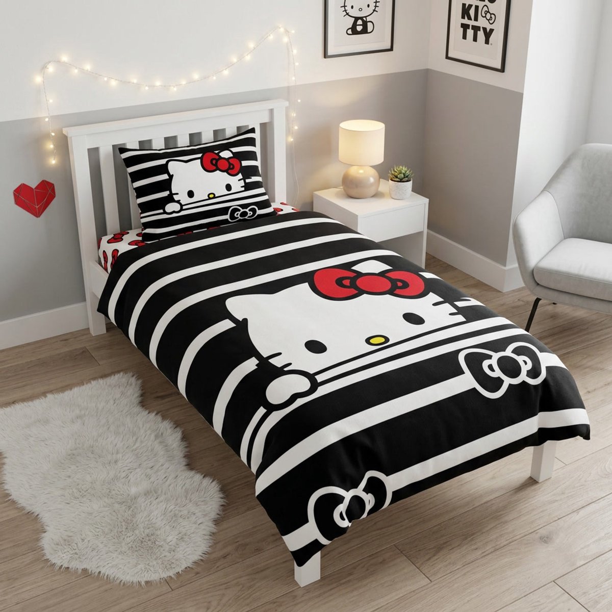 Hello Kitty Dekbedovertrek - Eenpersoons - 140 x 200 cm + 65 x 65 cm - Polyester Flanel
