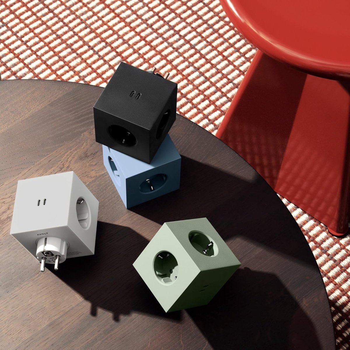 Square 2 Meervoudig Stopcontact met USB-C, Zonder Snoer, 30W | Meervoudig stopcontact groen zonder snoer. Design kubus, USB-C snel opladen 30W, ruimtebesparend voor thuis en keuken