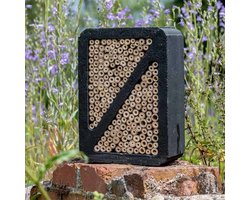 CJ Wildlife Insectenhotel - Salina - Bijenhotel - Insectenhuis voor o.a. Bijen, Hommels & Lieveheersbeestjes - Bijenkast met Vervangbaar Bamboe Huisje - Zwart