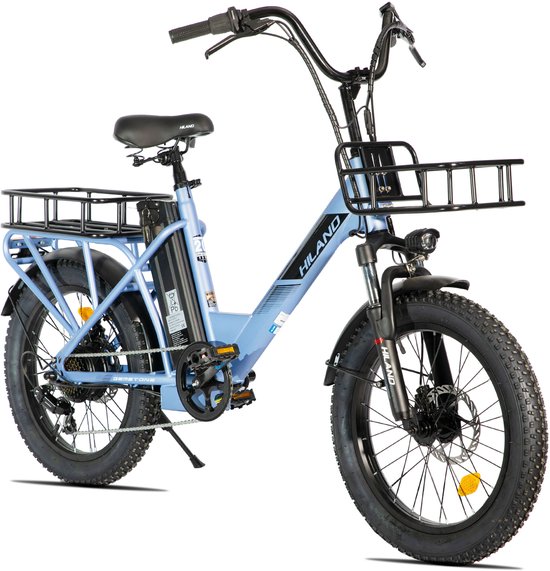 Blauwe Hiland elektrische fatbike met mand voor en achter, dikke banden.
