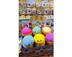 Mystery dumpling squishy in stoommandje / antistress