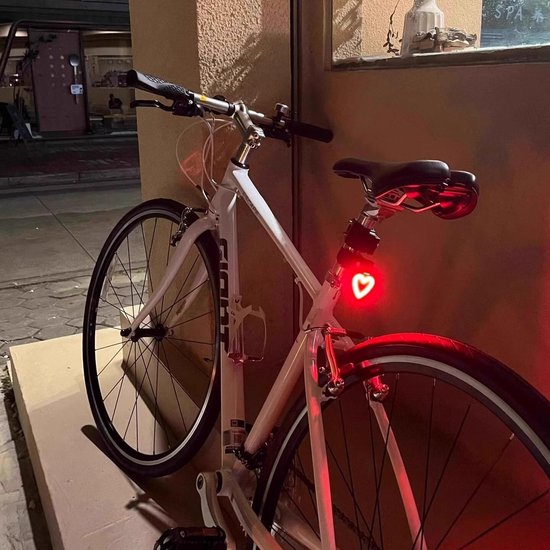 KZQ Hartvormig Fietsachterlicht - USB-Oplaadbaar - 5 Lichtstanden - Helder Rood LED - Waterdicht - Universele Montage - Voor Fiets Helm Rugzak - Rood — afbeelding 4