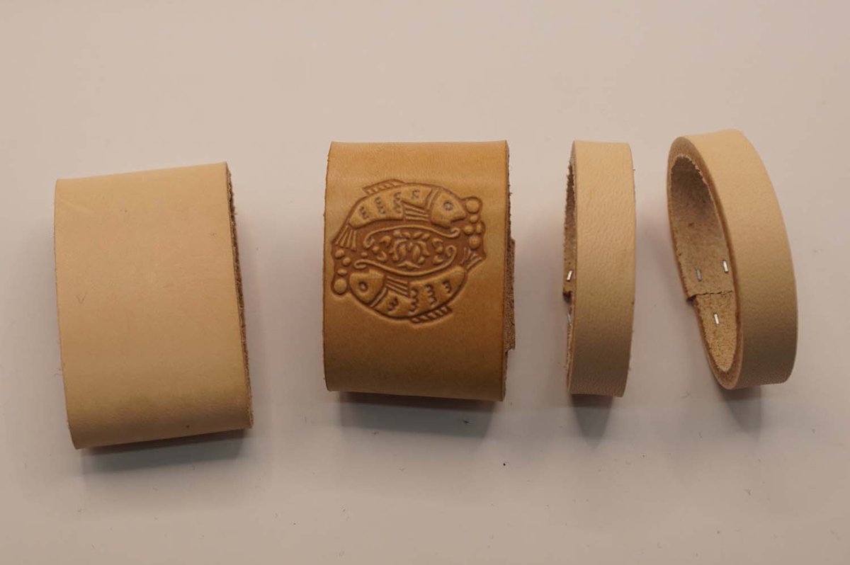 4 Lederen riem lusjes voor broekriem van 4 cm breed 1x sterrenbeeld VISSEN 3 cm breed, 2x smalle uni 1 cm breed, 1x breed uni 3 cm breed - riem lusjes die je zelf kunt verven - riem lusje vervangen omdat die verloren is