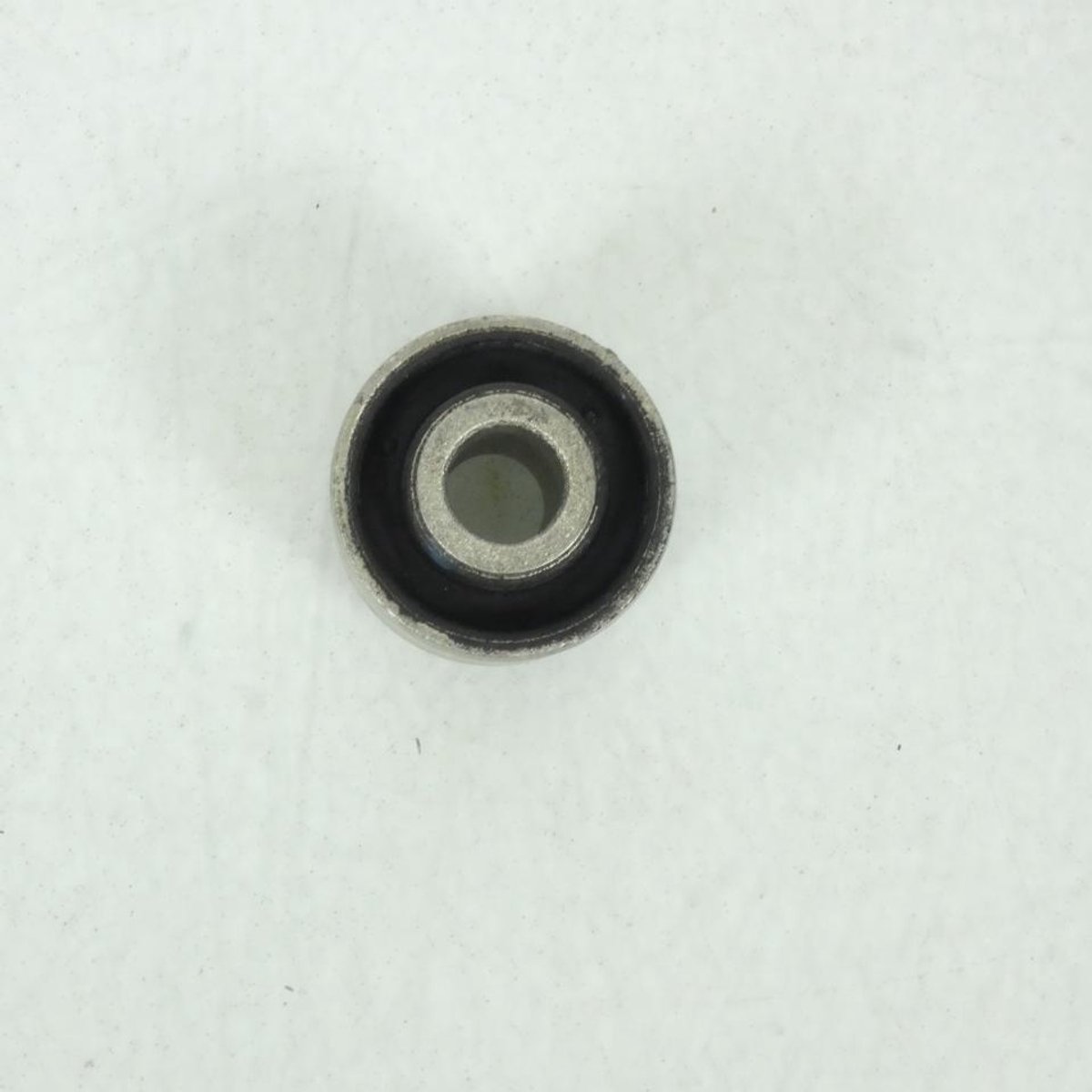 Silentbloc 10x30x25/30mm pour scooter Aprilia 50 Amico 1996-98 AP8220237