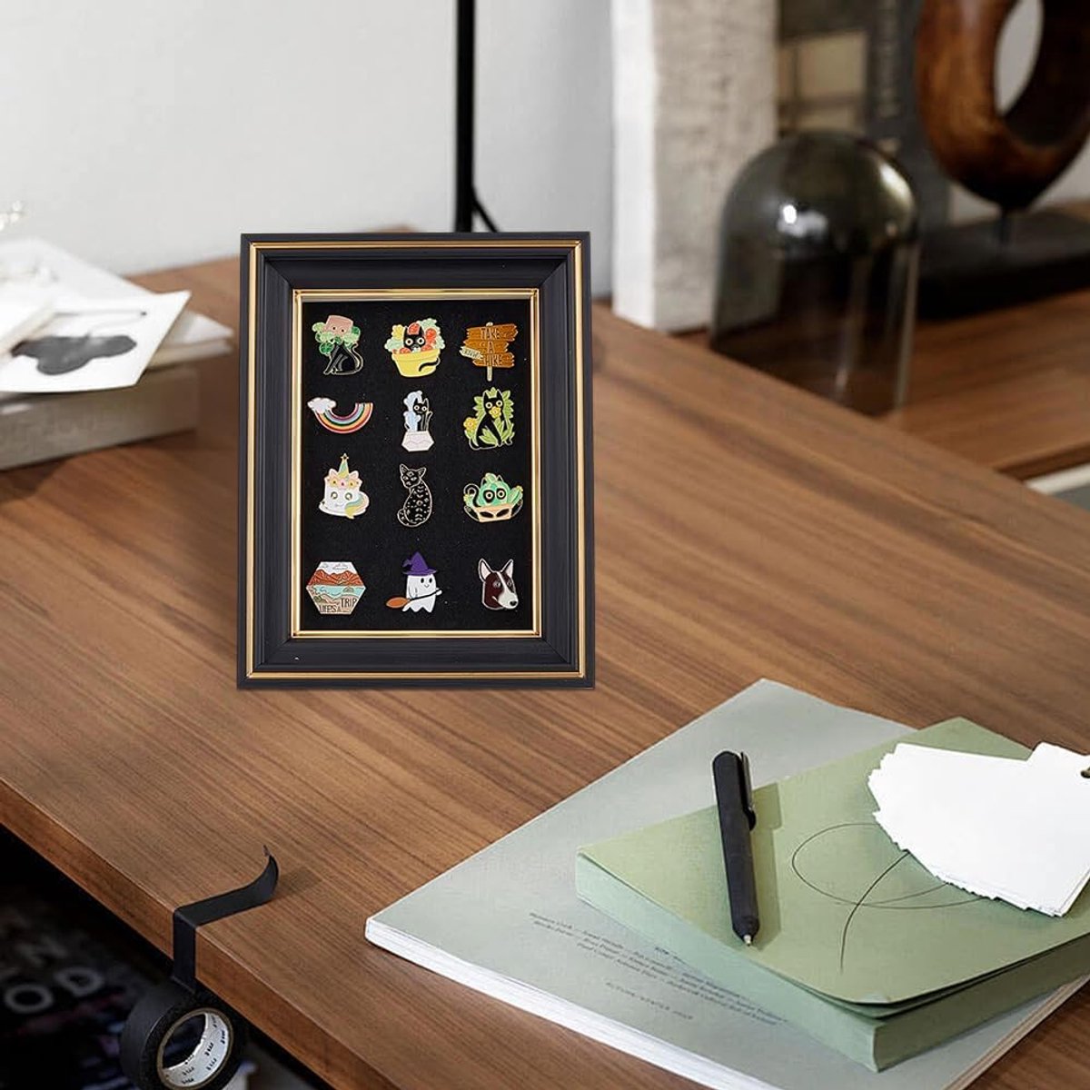Schaduwbox voor de presentatie van zwarte spelden, frame voor het verzamelen van spelden, 17 x 5,3 x 22 cm, met transparant venster, schaduwdoos voor medailles