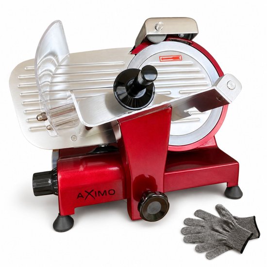 Rode AXIMO vleessnijmachine met zilverkleurige details en een set grijze beschermende handschoenen.